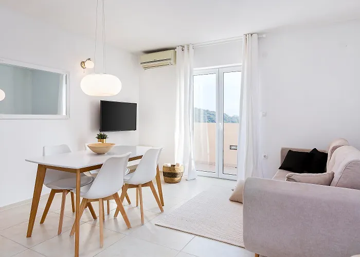 Sunny Apartment Aurora